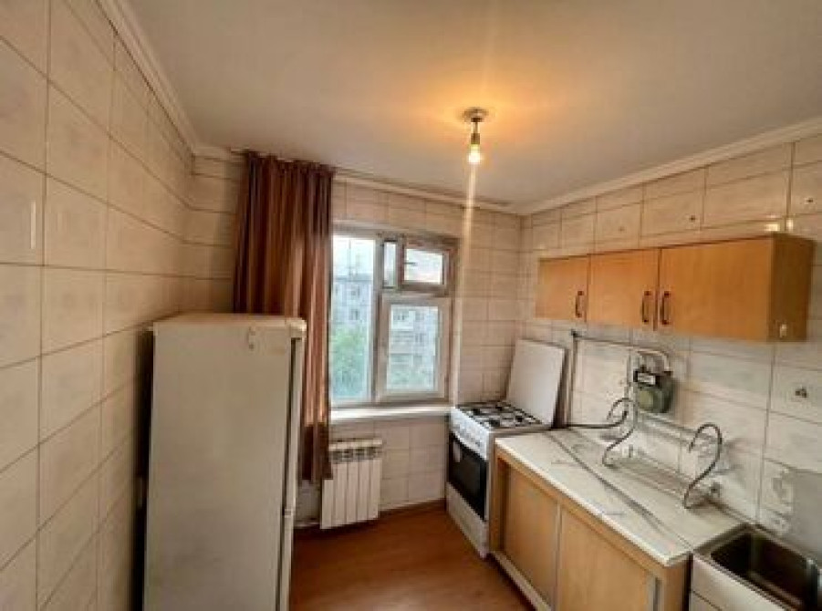 2 комнаты, 43 м², 104 серия, 4 этаж, Старый ремонт Бишкек - изображение 1