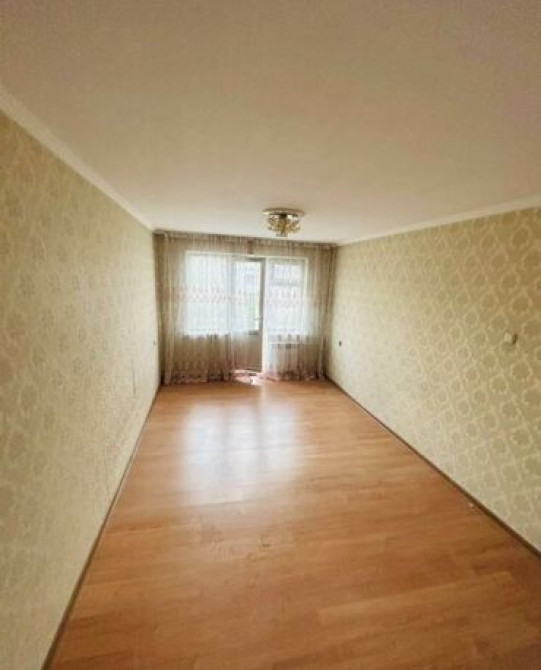 2 комнаты, 43 м², 104 серия, 4 этаж, Старый ремонт Бишкек - изображение 2