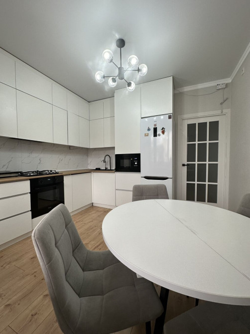 1 комната, 49 м², 108 серия, 9 этаж, Евроремонт Bishkek - photo 1