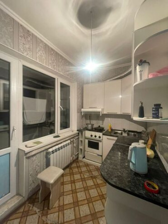 1 комната, 33 м², 105 серия, 8 этаж Бишкек - изображение 2