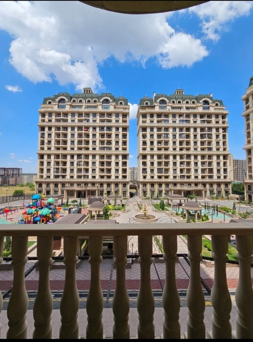 4 комнаты, 160 м², Элитка, 3 этаж, Дизайнерский ремонт Бишкек - изображение 1