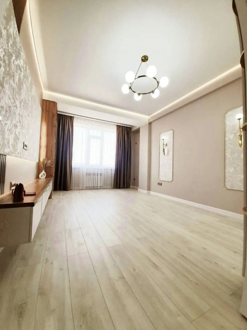 1 комната, 42 м², Элитка, 8 этаж, Дизайнерский ремонт Бишкек - сүрөт 1