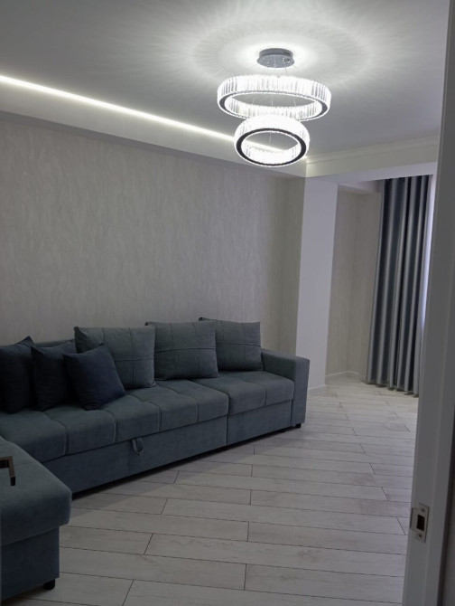 2 комнаты, 65 м², Индивидуалка, 5 этаж, Дизайнерский ремонт Бишкек - изображение 1