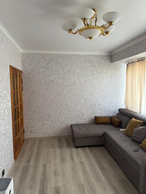 3 комнаты, 65 м², Индивидуалка, 5 этаж, Евроремонт Бишкек - изображение 1