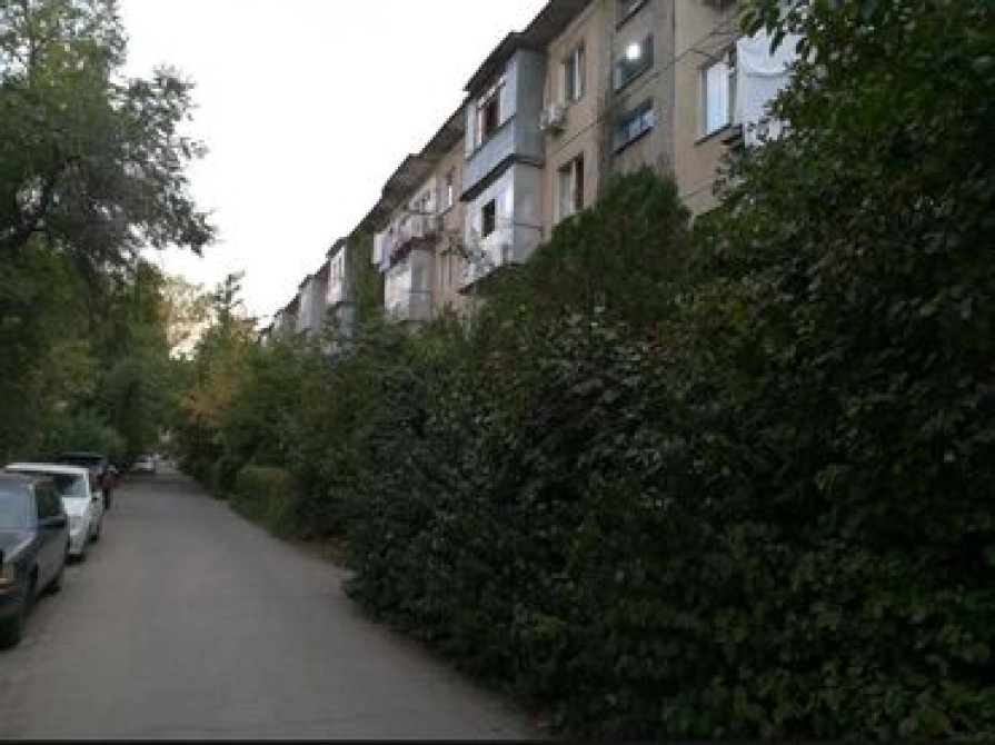 2 комнаты, 47 м², 104 серия, 1 этаж, Старый ремонт Бишкек - изображение 1