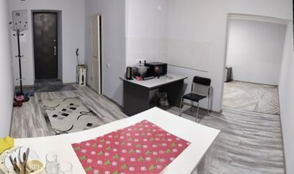 Кольцо Ахунбаева, wi-fi, интернет ТВ, нулевой этаж, стоянка ночь Bishkek - photo 2