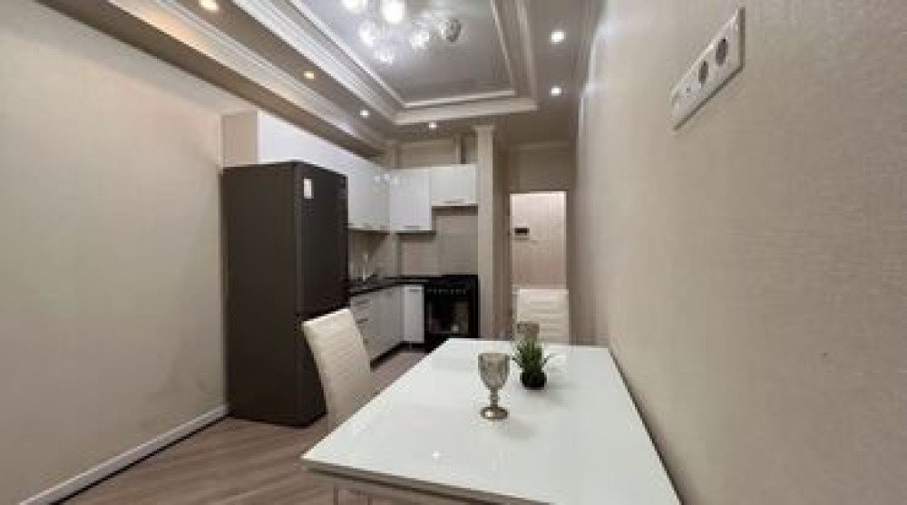 Светлая, современная квартира-студия с отдельной спальней и Bishkek - photo 2