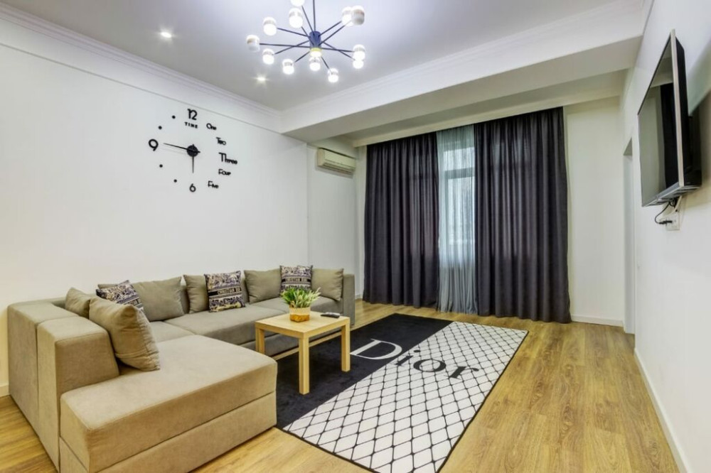 2 комнаты, Парковка, Постельное белье, Кондиционер Bishkek - photo 1