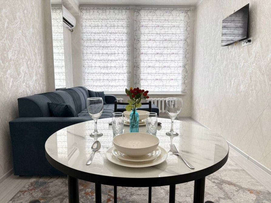 2 комнаты, Банные принадлежности, Бытовая техника, Интернет, Wi-Fi Бишкек - сүрөт 1