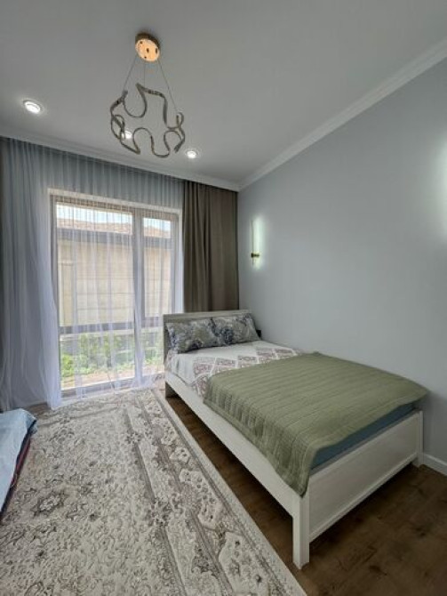 Новый коттедж функциональной планировкой, выполненная в светлых тонах Бишкек - сүрөт 5