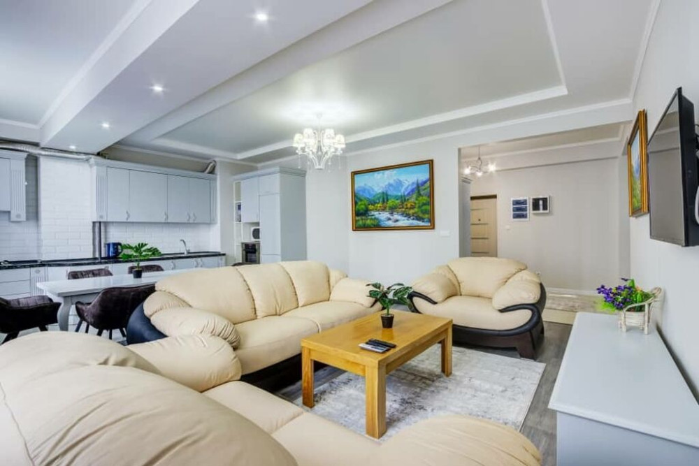 4 комнаты, Бронь, Интернет, Wi-Fi, Круглосуточное заселение Бишкек - изображение 1