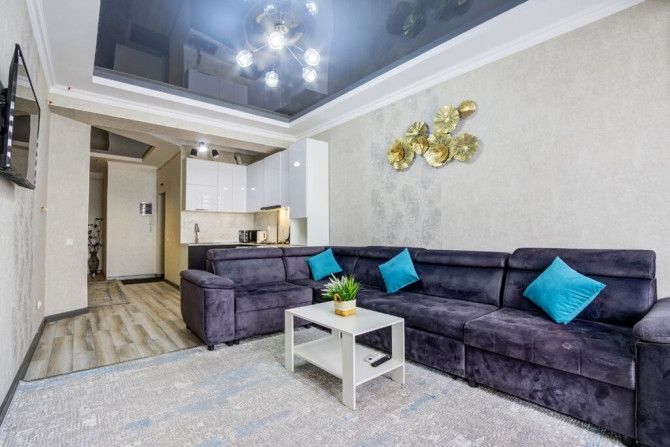 3 комнаты, Душевая кабина, Постельное белье, Кондиционер Bishkek - photo 1