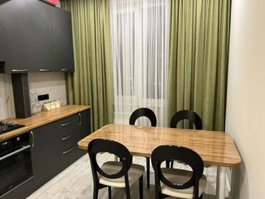 3 комнаты, Бронь, Бытовая техника, Домофон Бишкек - сүрөт 1