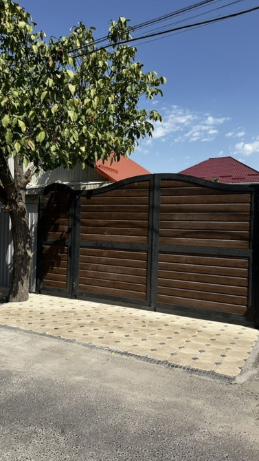 Дом, 60 м², 3 комнаты, Собственник, Евроремонт Bishkek - photo 1