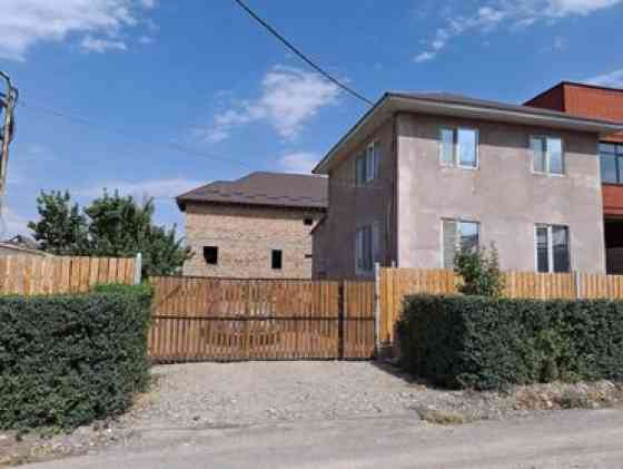 Дом, 80 м², 3 комнаты, Собственник Бишкек
