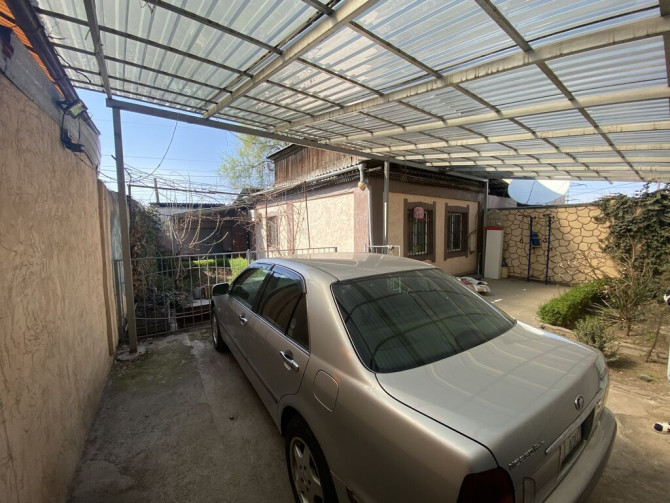 Полдома, 80 м², 3 комнаты, Собственник, Евроремонт Бишкек - сүрөт 1