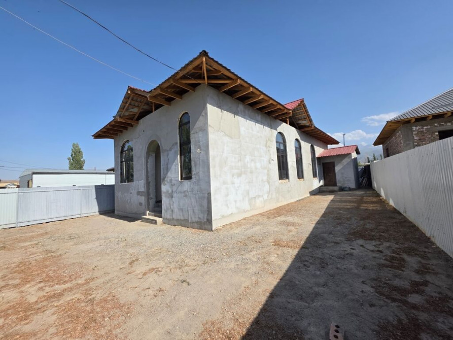 Дом, 130 м², 3 комнаты, Собственник, ПСО (под самоотделку) Бишкек - сүрөт 1