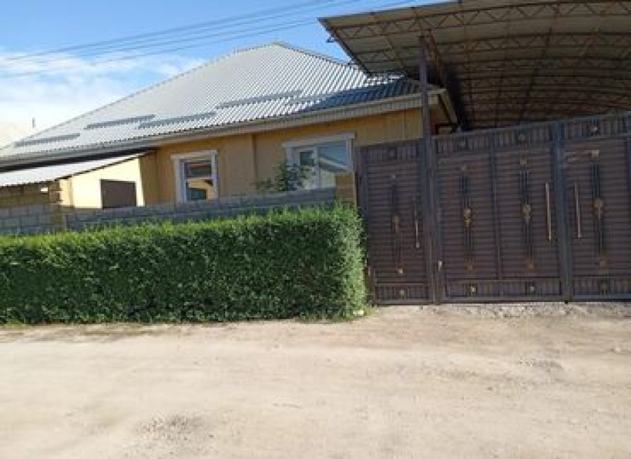 Дом, 82 м², 3 комнаты, Агентство недвижимости, Старый ремонт Bishkek - photo 1