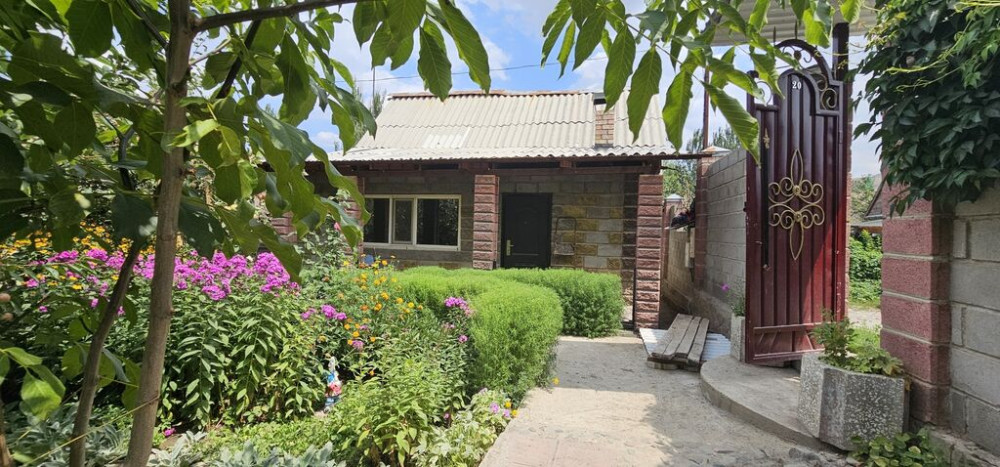 Дача, 40 м², 3 комнаты, Собственник, ПСО (под самоотделку) Бишкек - сүрөт 1