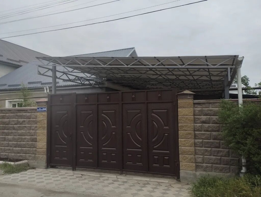 Полдома, 56 м², 3 комнаты, Собственник, Косметический ремонт Bishkek - photo 1