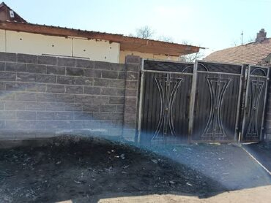 Дом, 90 м², 3 комнаты, Собственник, Старый ремонт Бишкек - изображение 2