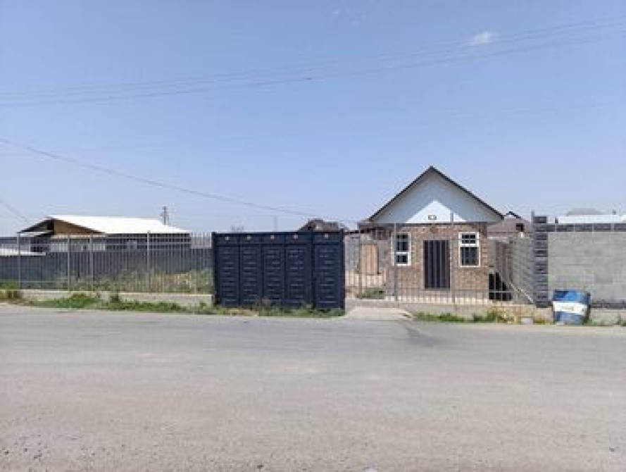 Дом, 50 м², 3 комнаты, Агентство недвижимости, Косметический ремонт Bishkek - photo 1