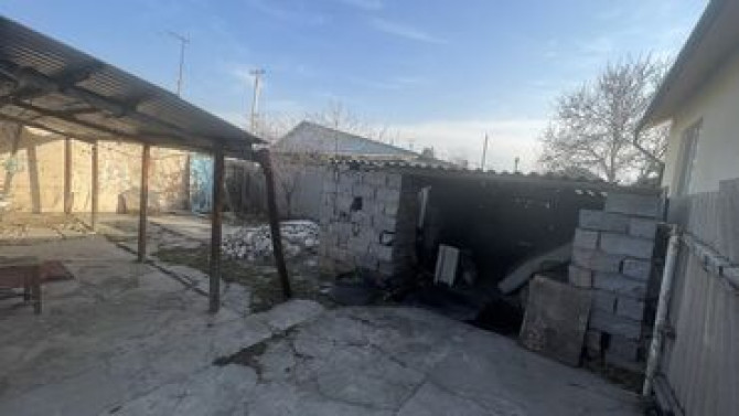 Полдома, 52 м², 3 комнаты, Риэлтор, Старый ремонт Bishkek - photo 4