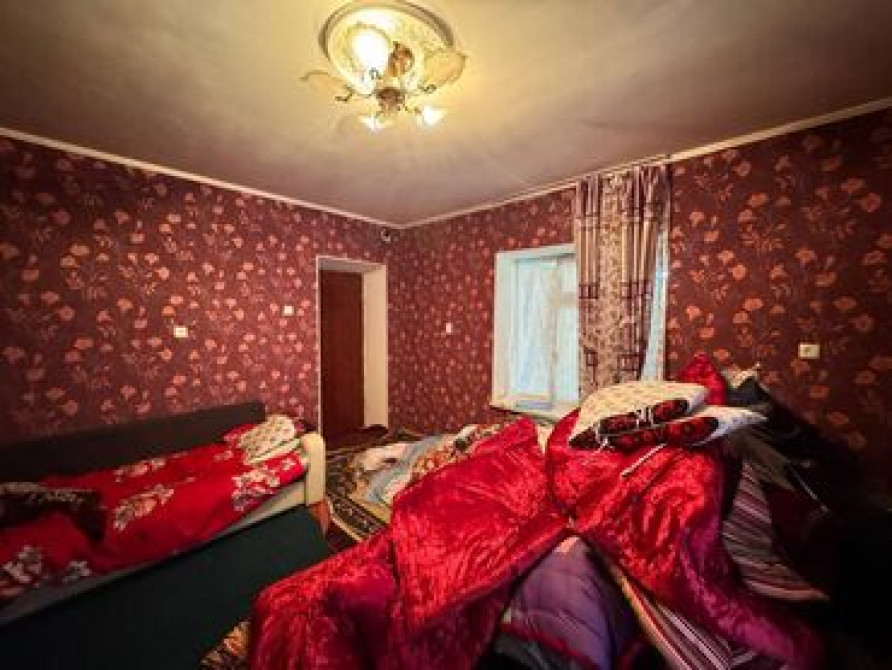 Времянка, 52 м², 3 комнаты, Риэлтор Bishkek - photo 1