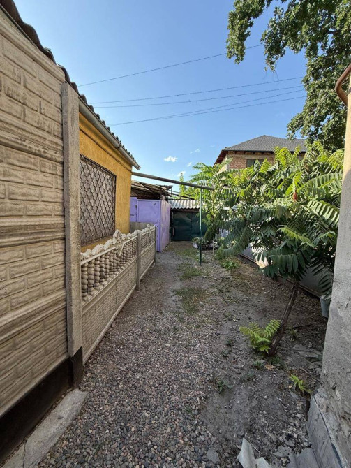 Барачный, 40 м², 3 комнаты, Агентство недвижимости, Старый ремонт Бишкек - сүрөт 1