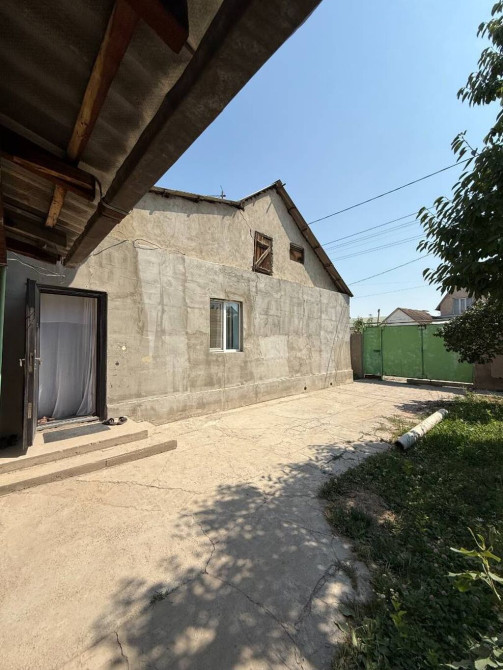 Дом, 80 м², 4 комнаты, Агентство недвижимости, Старый ремонт Бишкек - сүрөт 1