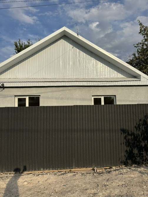 Дом, 60 м², 4 комнаты, Собственник, Старый ремонт Бишкек - изображение 1