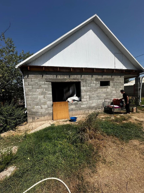 Дом, 72 м², 4 комнаты, Агентство недвижимости, Старый ремонт Bishkek - photo 1