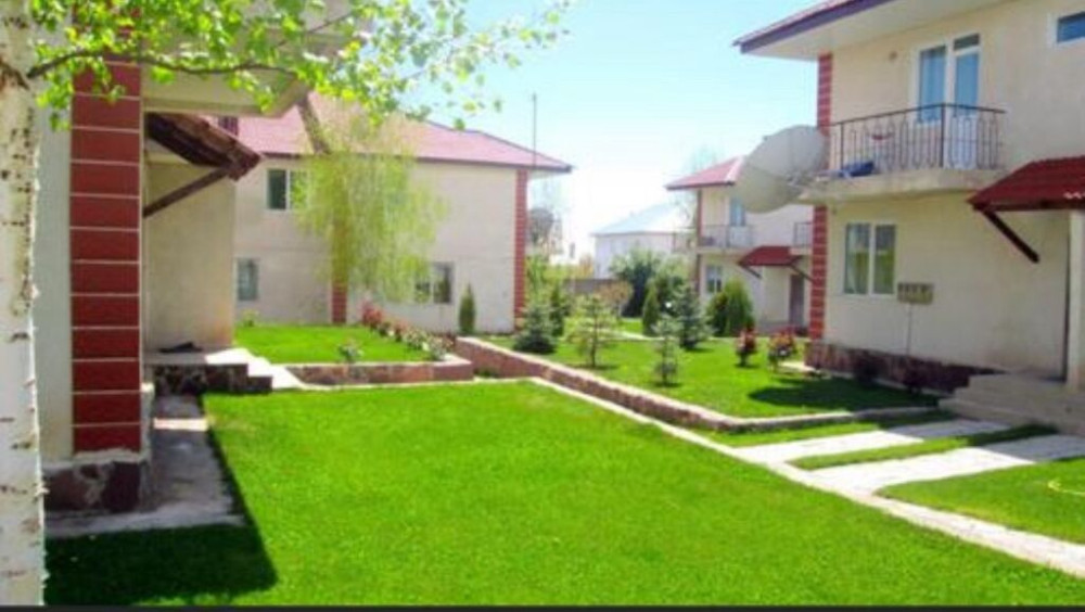 Коттедж, 100 м², 4 комнаты, Собственник, Евроремонт Бишкек - изображение 1