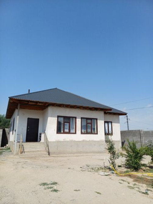 Дом, 70 м², 4 комнаты, Собственник, Косметический ремонт Бишкек - изображение 1