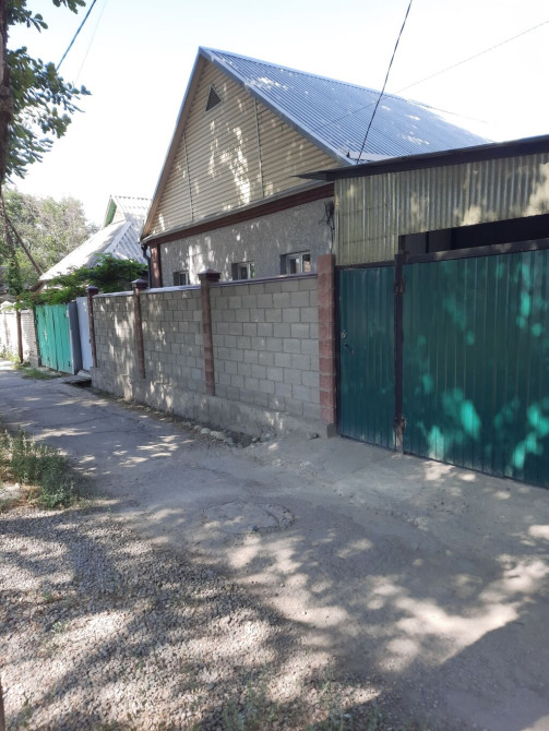 Дом, 84 м², 4 комнаты, Агентство недвижимости, Старый ремонт Бишкек - сүрөт 1