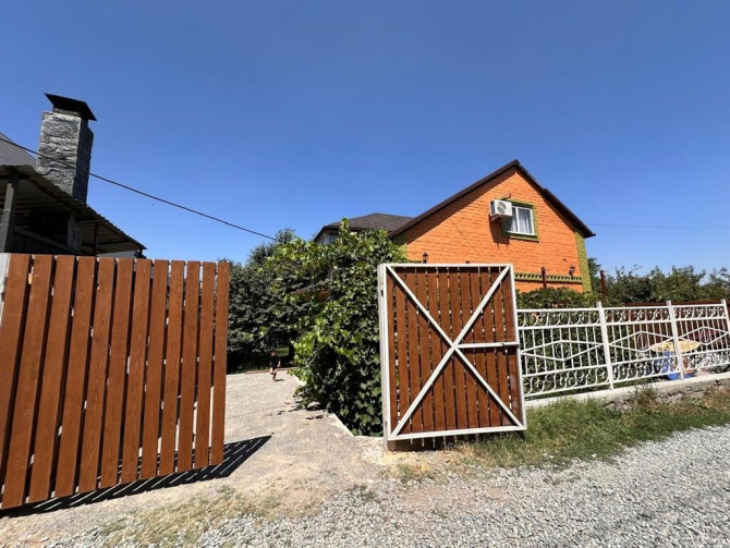 Дача, 150 м², 4 комнаты, Риэлтор, Евроремонт Бишкек - сүрөт 1