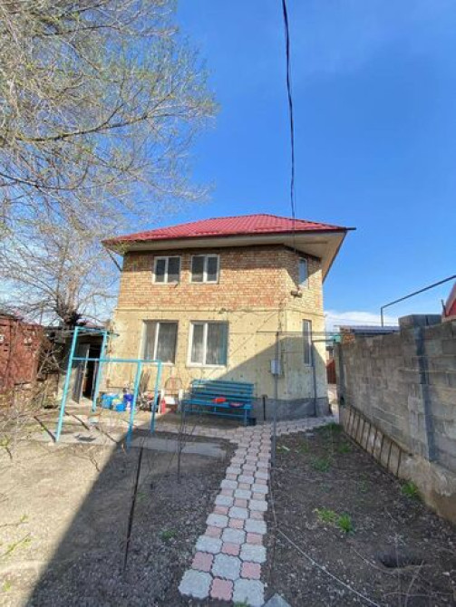 Дом, 160 м², 4 комнаты, Риэлтор Bishkek - photo 1