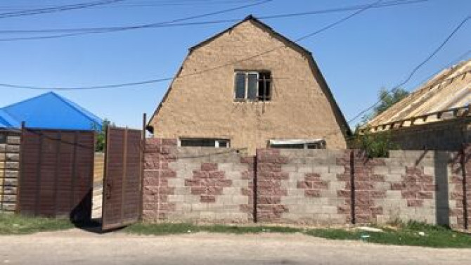 Дом, 6 м², 4 комнаты, Собственник, Старый ремонт Бишкек - сүрөт 3