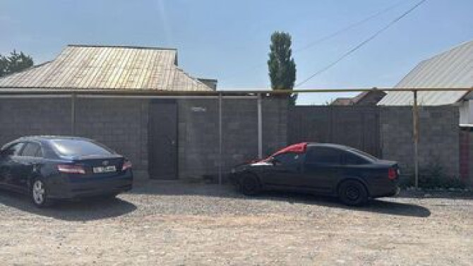 Дом, 100 м², 4 комнаты, Агентство недвижимости, Косметический ремонт Бишкек - сүрөт 2