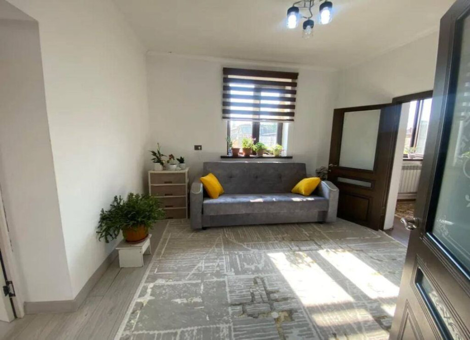 Дом, 100 м², 4 комнаты, Агентство недвижимости, Дизайнерский ремонт Bishkek - photo 1