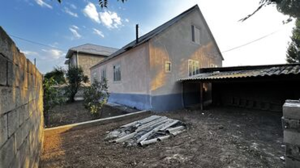 Дом, 120 м², 4 комнаты, Собственник, Косметический ремонт Бишкек - изображение 1