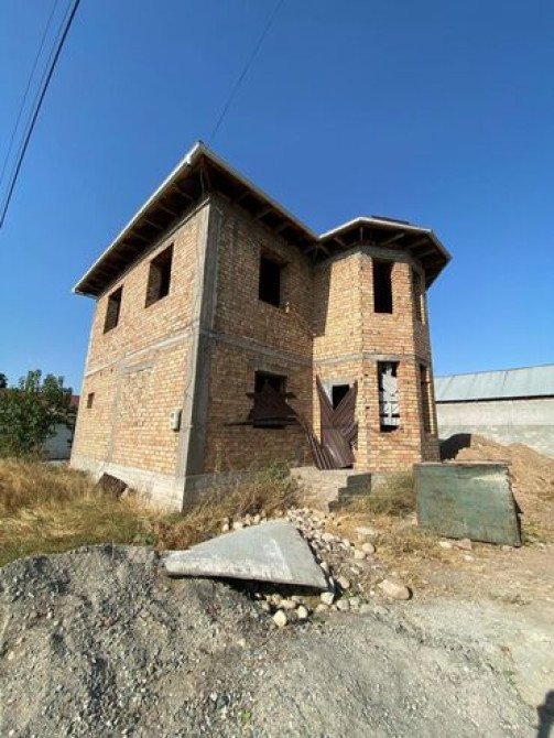 Дом, 180 м², 4 комнаты, Собственник, ПСО (под самоотделку) Бишкек - изображение 1