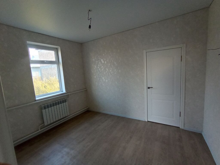 Дом, 90 м², 4 комнаты, Собственник Бишкек - изображение 1