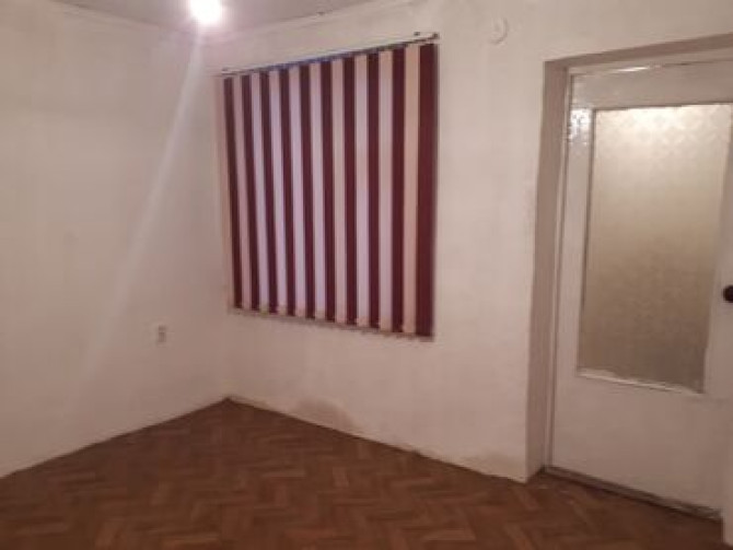 Дом, 12 м², 2 комнаты, Собственник, Старый ремонт Бишкек - сүрөт 2