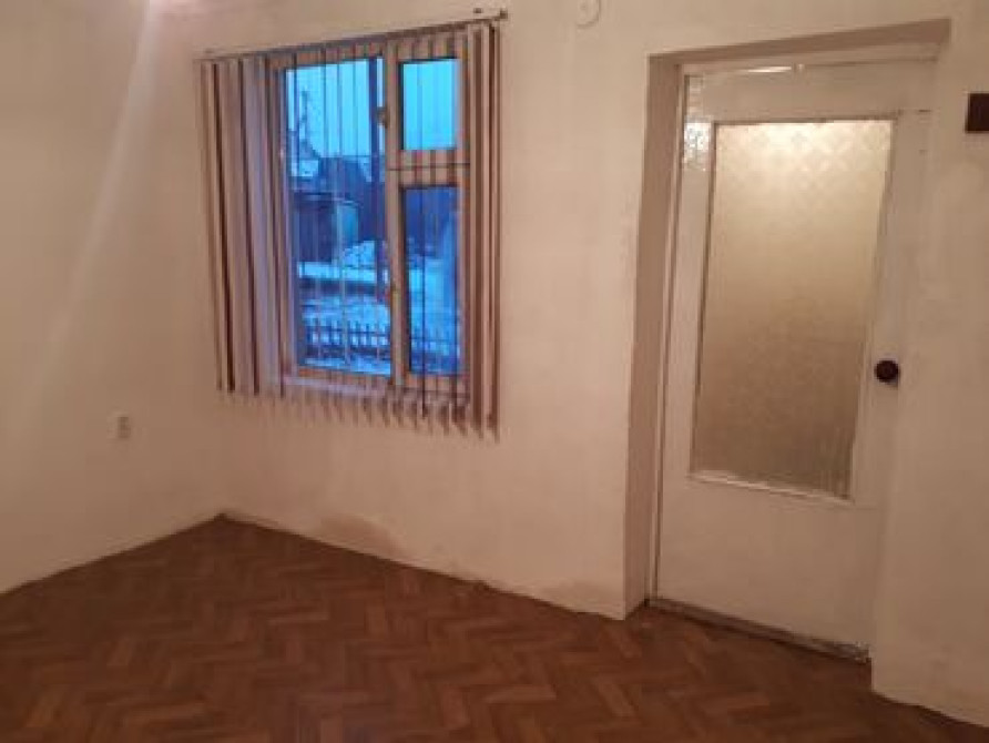 Дом, 12 м², 2 комнаты, Собственник, Старый ремонт Бишкек - изображение 1