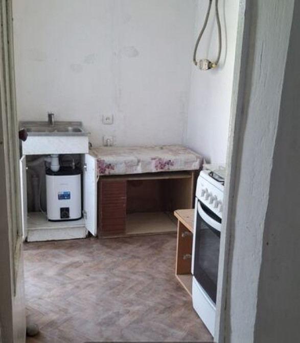 Дом, 12 м², 2 комнаты, Собственник, Старый ремонт Бишкек - изображение 3