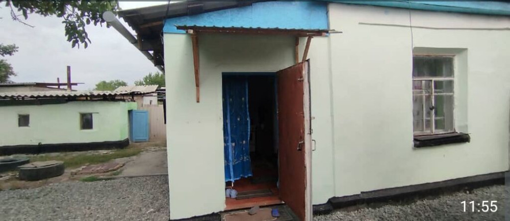 Полдома, 33 м², 2 комнаты, Агентство недвижимости, Старый ремонт Bishkek - photo 1