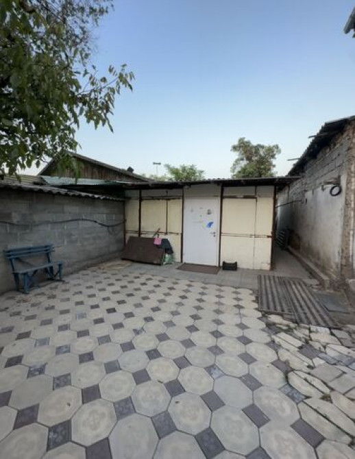 Времянка, 220 м², 2 комнаты, Агентство недвижимости, Старый ремонт Bishkek - photo 3