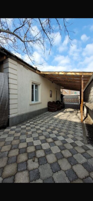 Дом, 80 м², 2 комнаты, Агентство недвижимости, Старый ремонт Бишкек - изображение 1