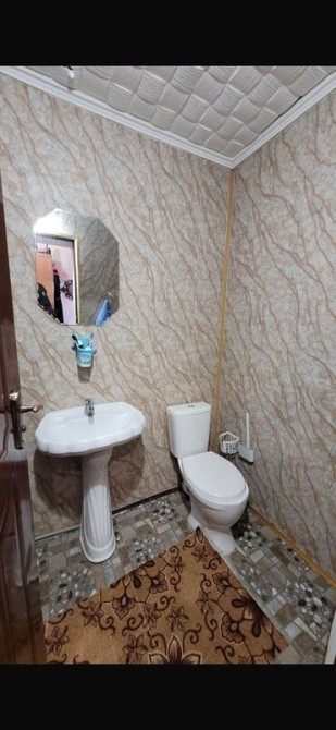 Дом, 80 м², 2 комнаты, Агентство недвижимости, Старый ремонт Бишкек - изображение 3